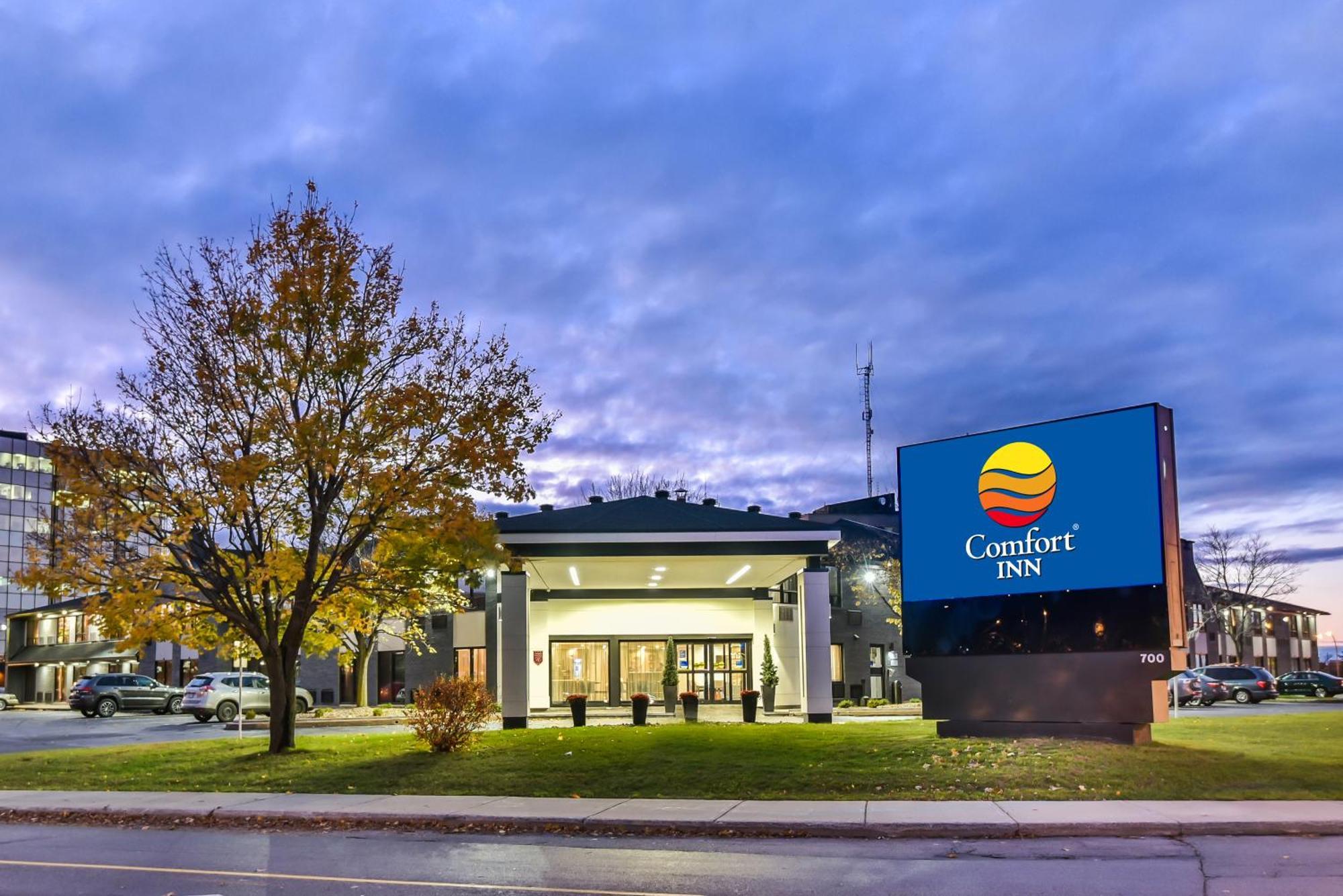 Comfort Inn Montreal Aeroport Пойнт-Клер Екстериор снимка